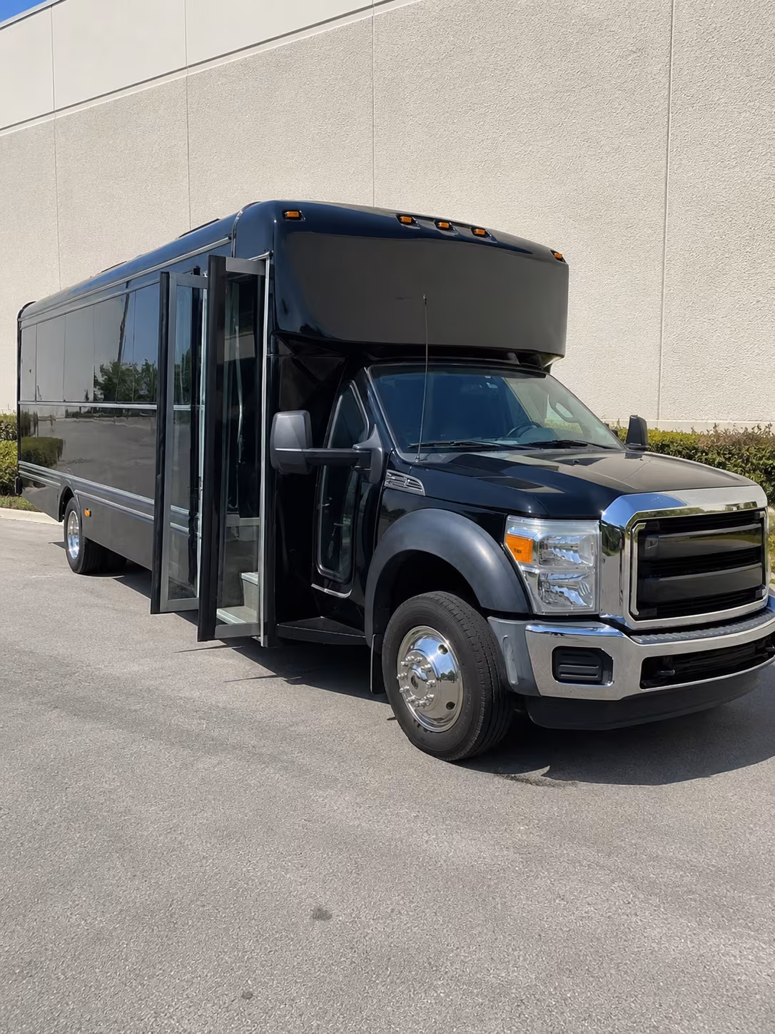 find your madera holiday party bus transportation here