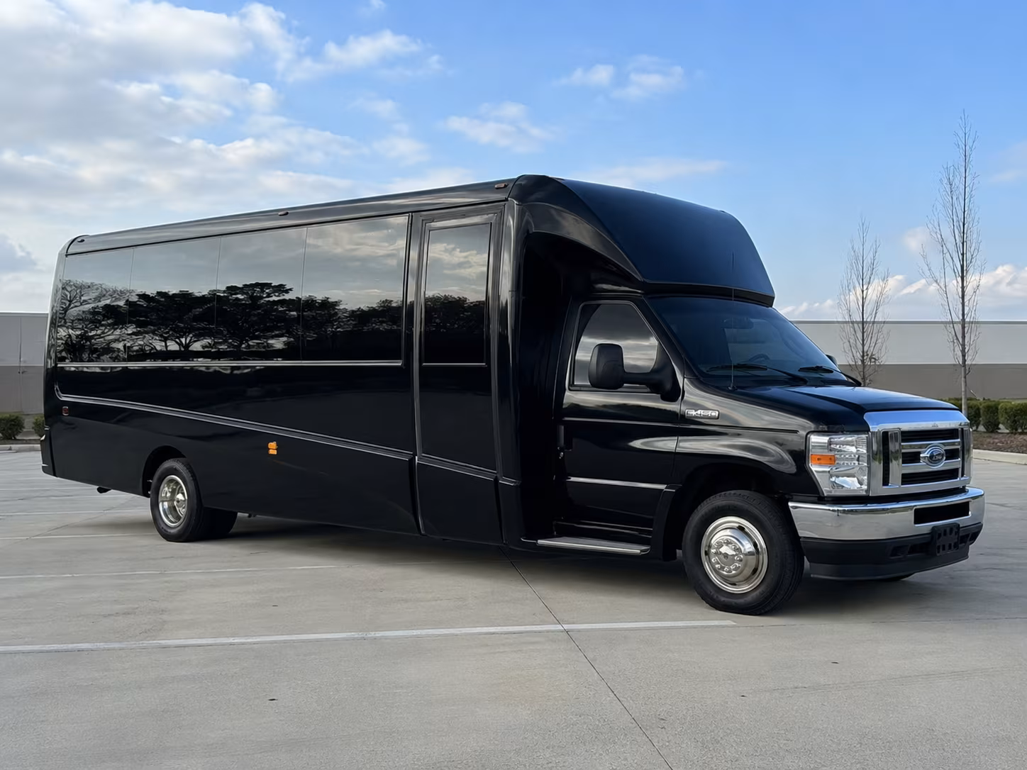 rent a bus for madera wine trail tours and winery weekends