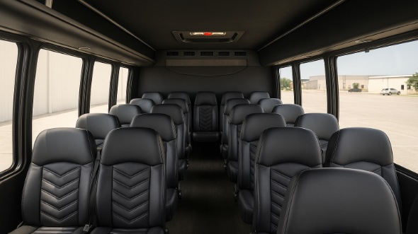 madera 30 passenger minibus rental